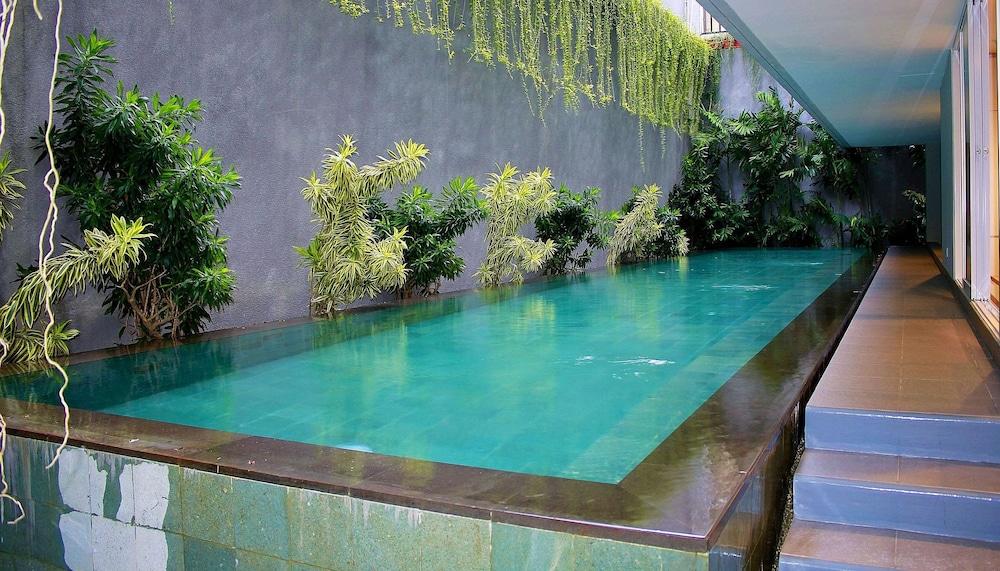เซนรูม ปัตรา กูนิงัน ชาเรียะห์ Hotel จาการ์ตา ภายนอก รูปภาพ