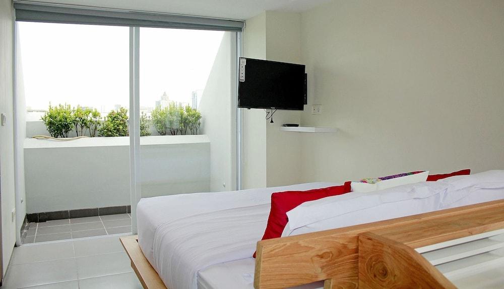 เซนรูม ปัตรา กูนิงัน ชาเรียะห์ Hotel จาการ์ตา ภายนอก รูปภาพ