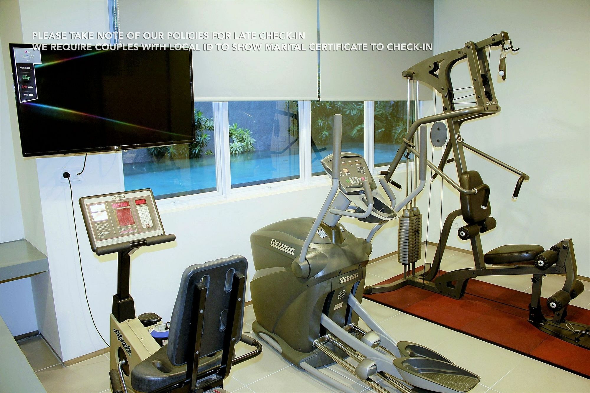 เซนรูม ปัตรา กูนิงัน ชาเรียะห์ Hotel จาการ์ตา ภายนอก รูปภาพ