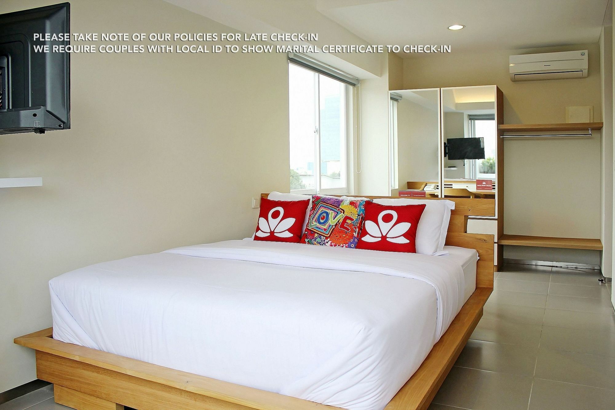 เซนรูม ปัตรา กูนิงัน ชาเรียะห์ Hotel จาการ์ตา ภายนอก รูปภาพ