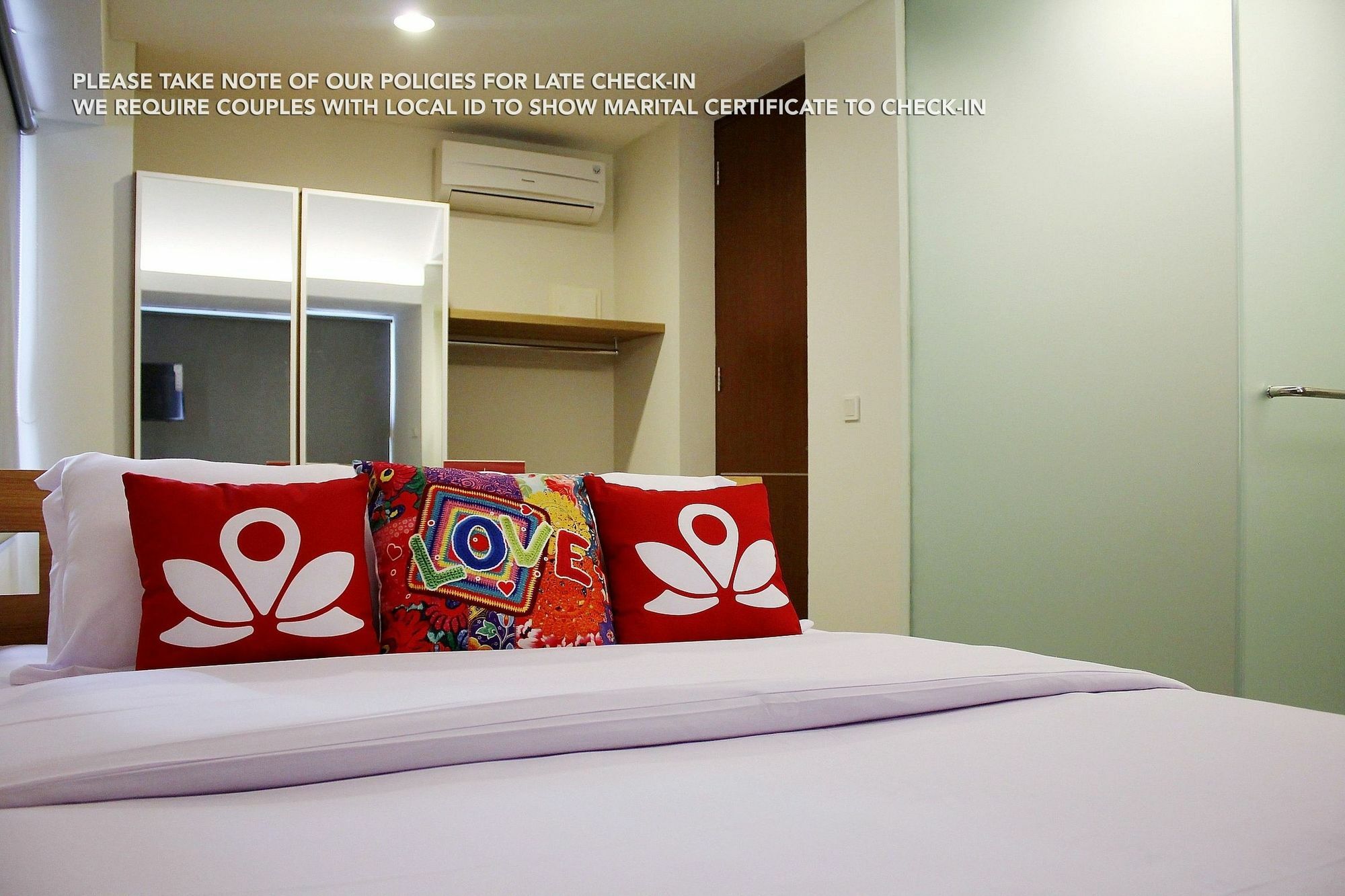 เซนรูม ปัตรา กูนิงัน ชาเรียะห์ Hotel จาการ์ตา ภายนอก รูปภาพ